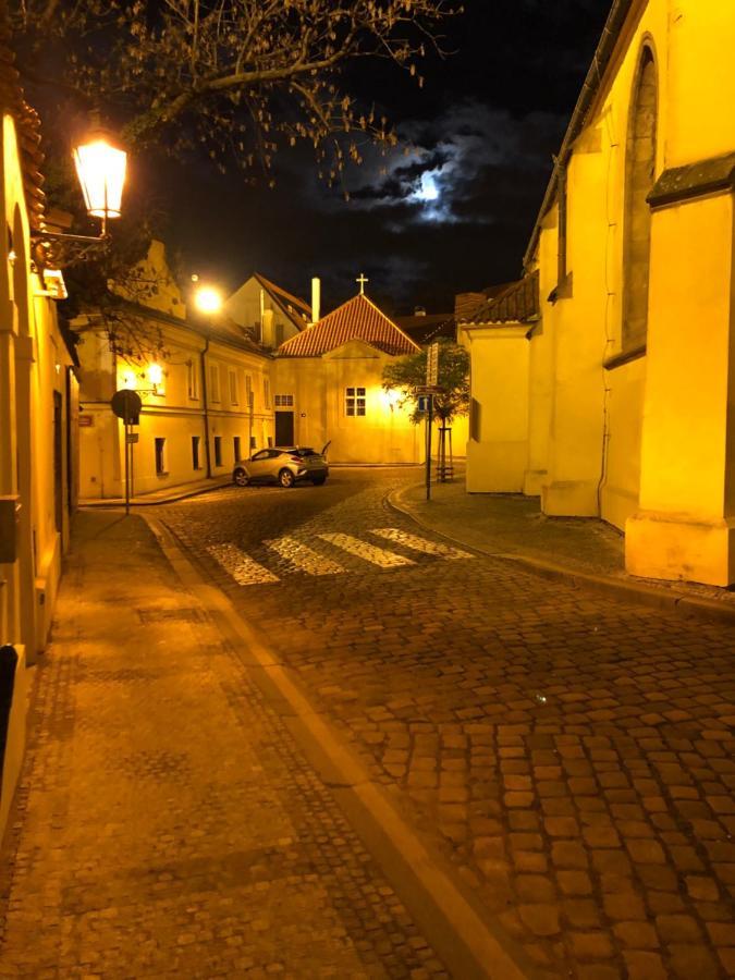 شقة Old Town Basement براغ المظهر الخارجي الصورة